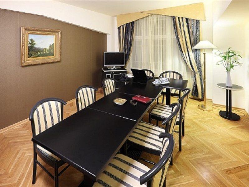 Otel Elysee 4*