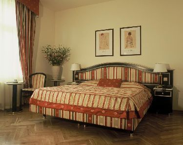 Elysee Otel
