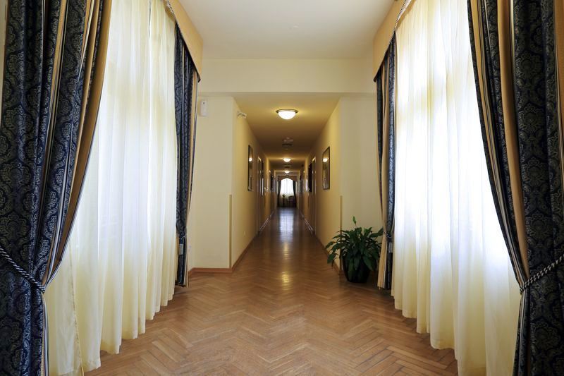 Elysee Otel