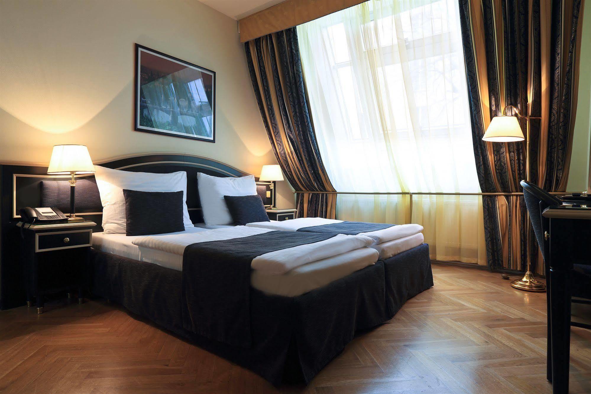 Otel Elysee 4*